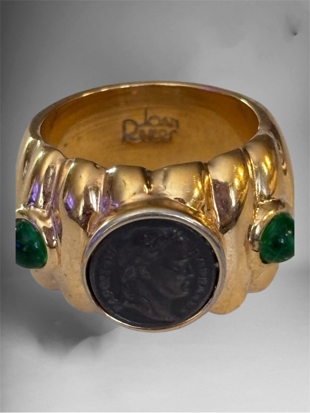🌼 VTG Joan Rivers Intaglio Style Ring - Picture 4 of 8